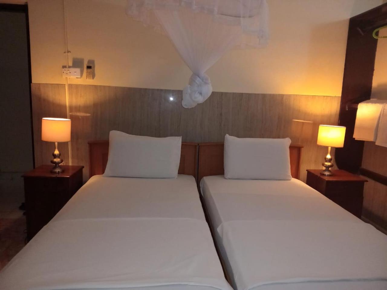 Milano Tourist Rest Hotel Anuradhapura Exterior foto