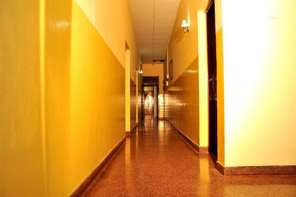 Milano Tourist Rest Hotel Anuradhapura Exterior foto