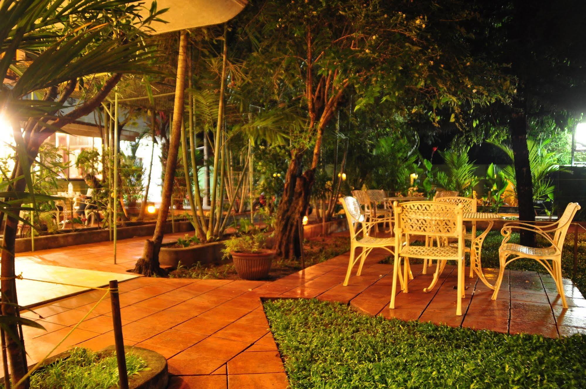Milano Tourist Rest Hotel Anuradhapura Exterior foto