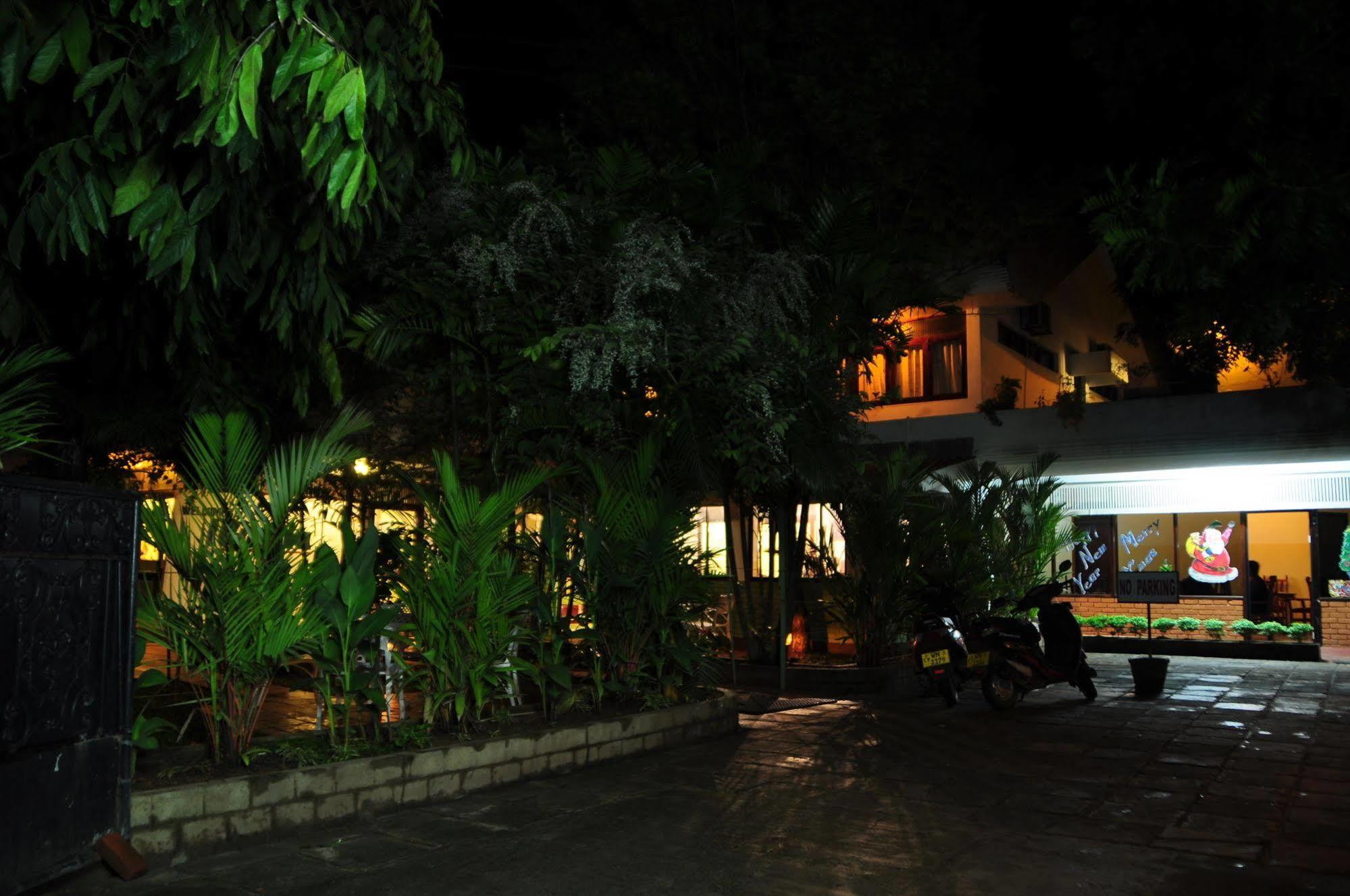 Milano Tourist Rest Hotel Anuradhapura Exterior foto