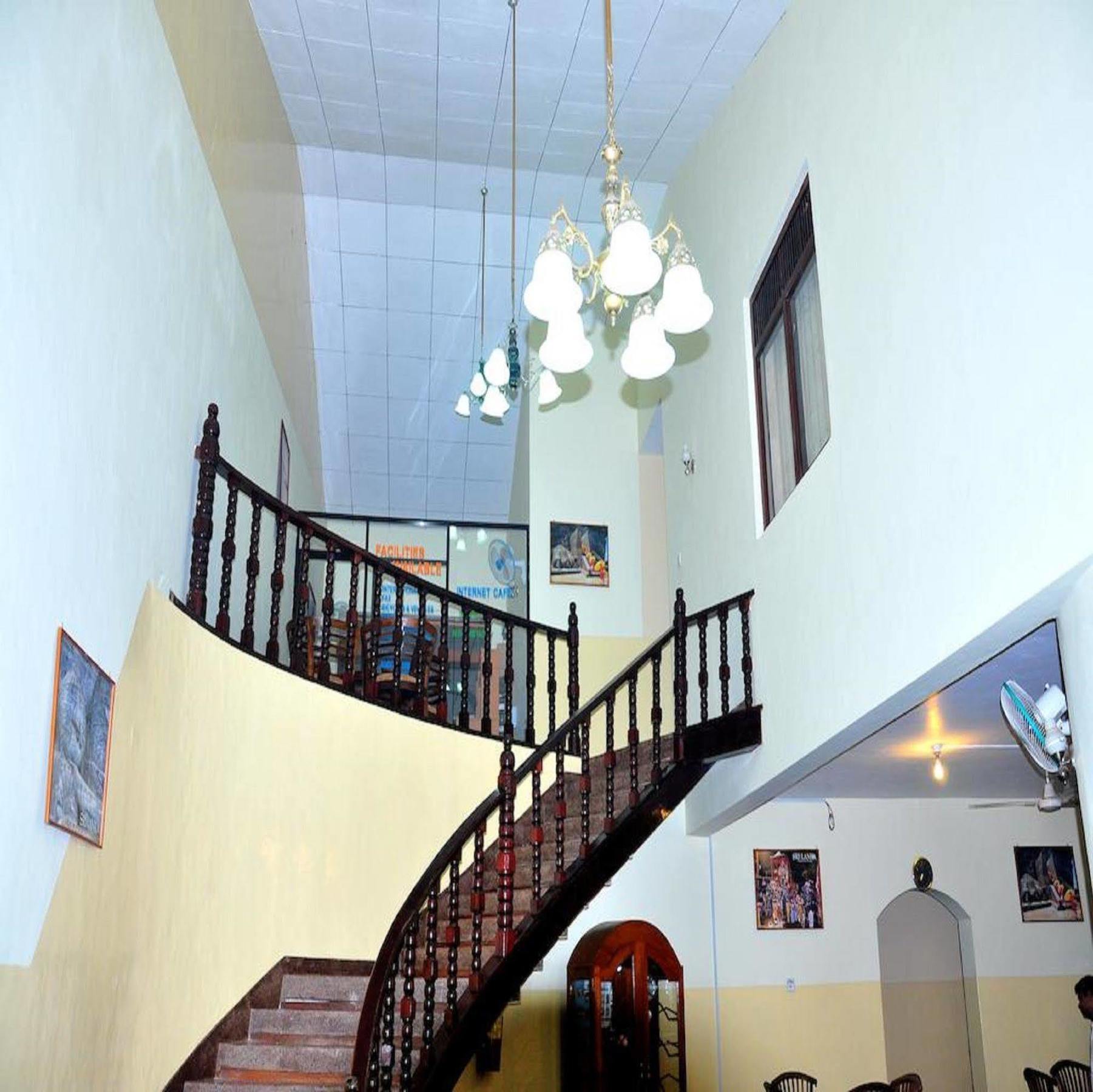 Milano Tourist Rest Hotel Anuradhapura Exterior foto