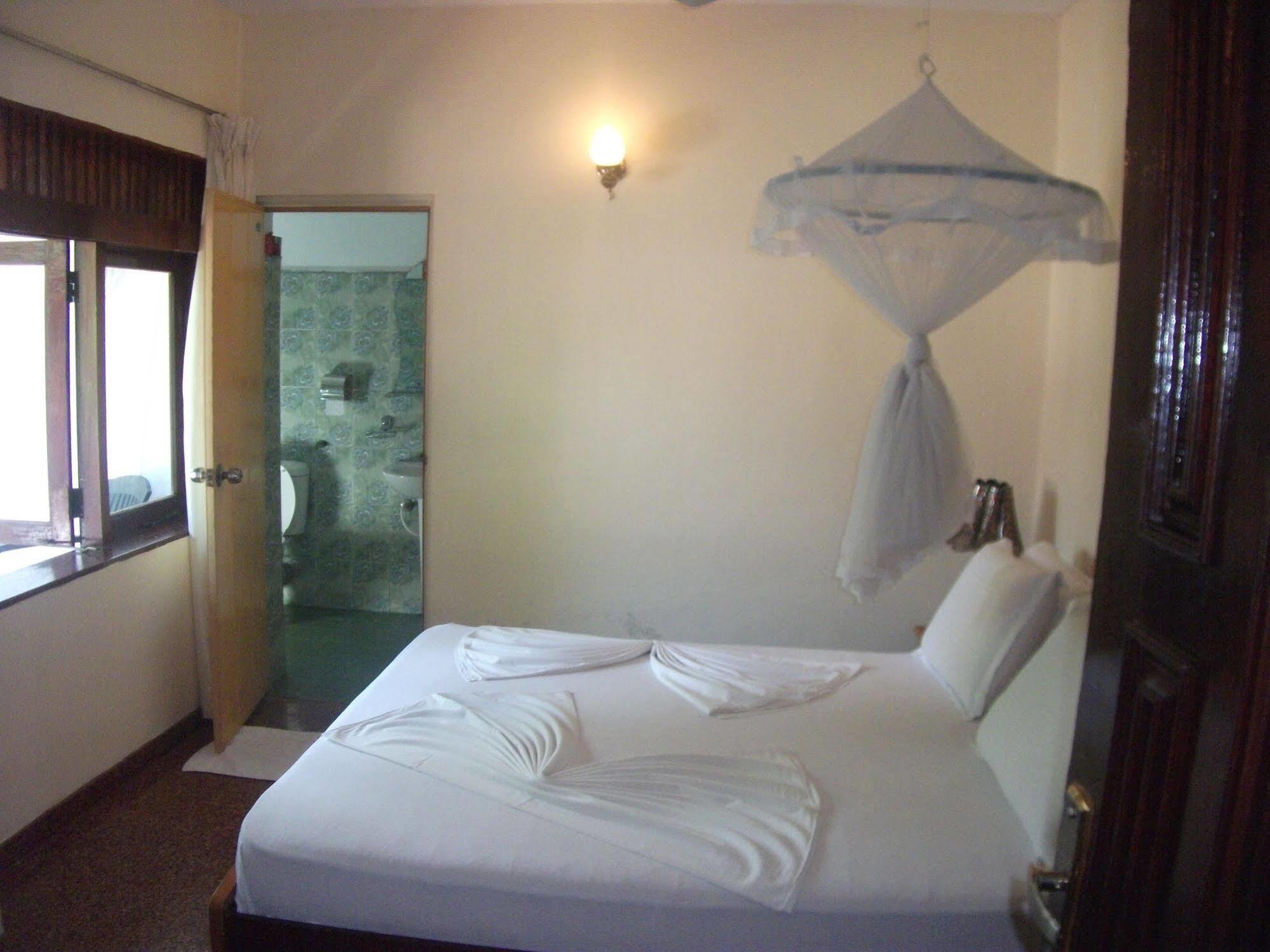 Milano Tourist Rest Hotel Anuradhapura Exterior foto