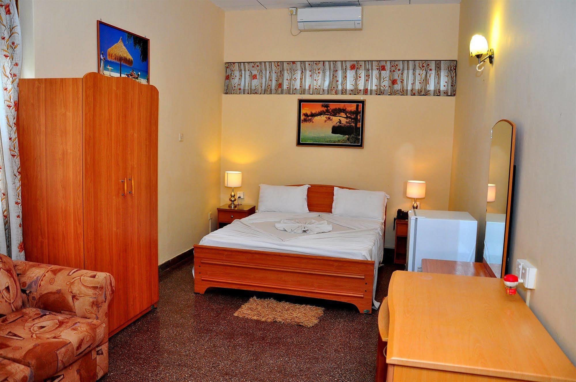 Milano Tourist Rest Hotel Anuradhapura Exterior foto